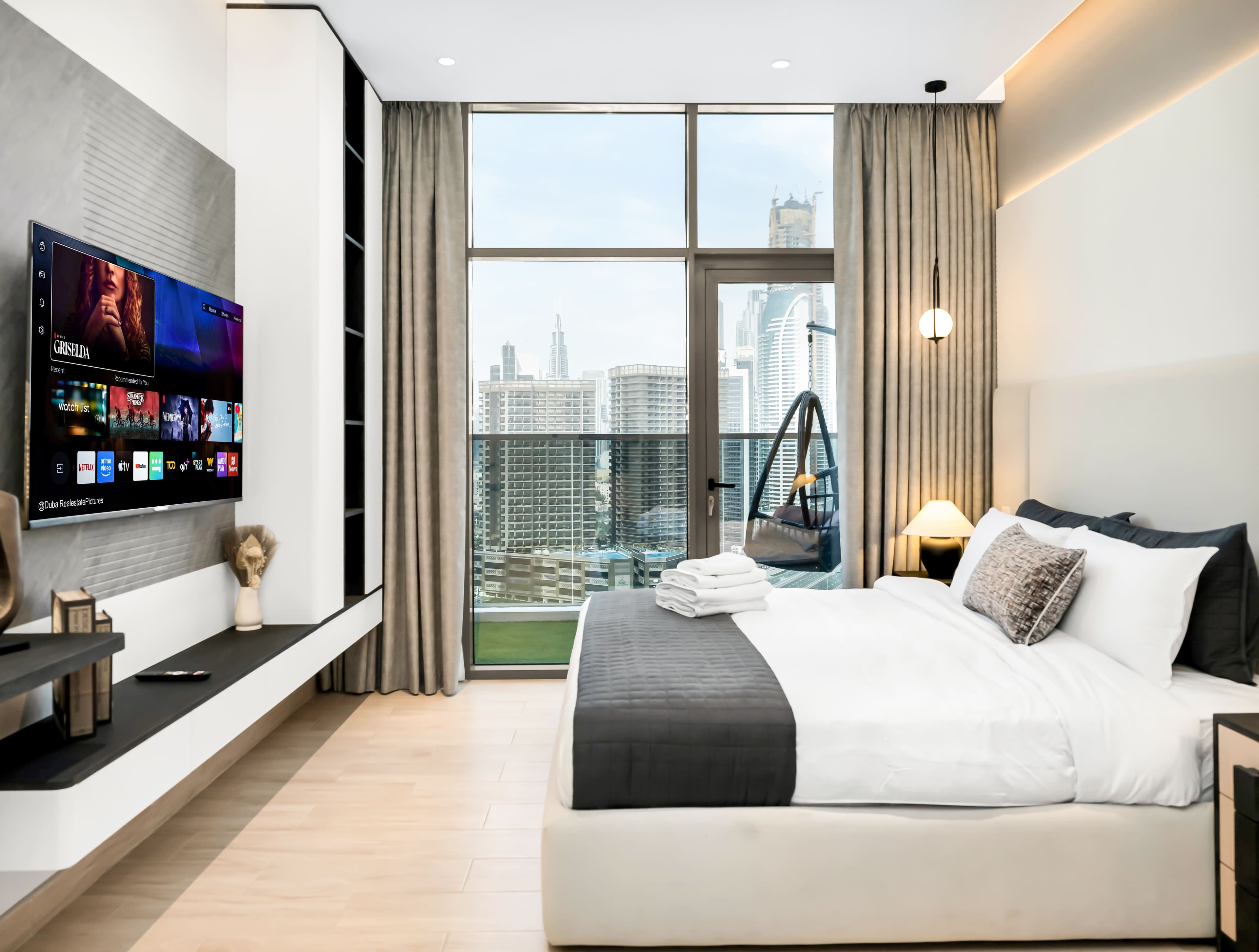 Burj Khalifa and Canal views | 3 Bedroom premium Apartment | Fully Furnished - Thumbnail 11