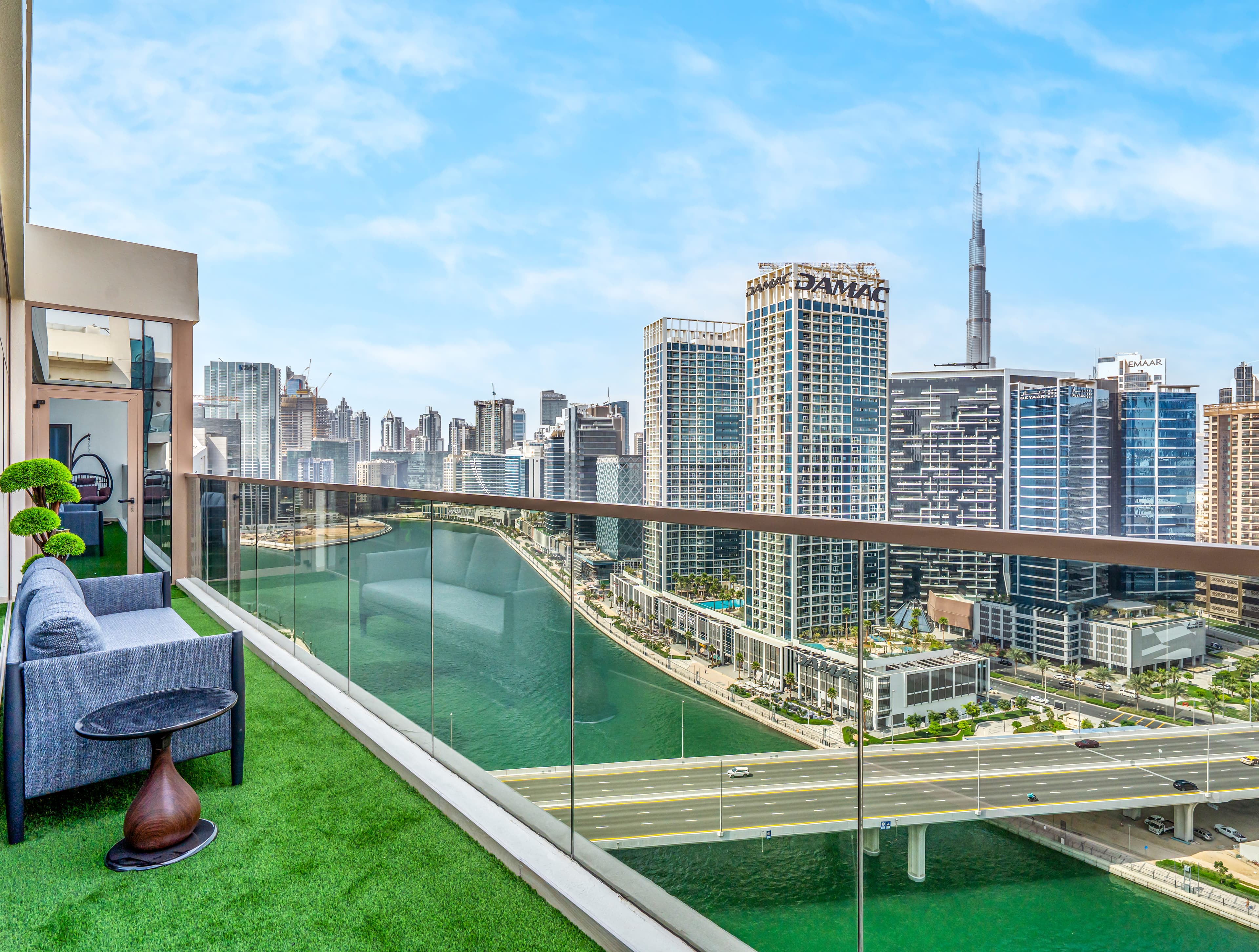 Burj Khalifa and Canal views | 3 Bedroom premium Apartment | Fully Furnished - Thumbnail 18
