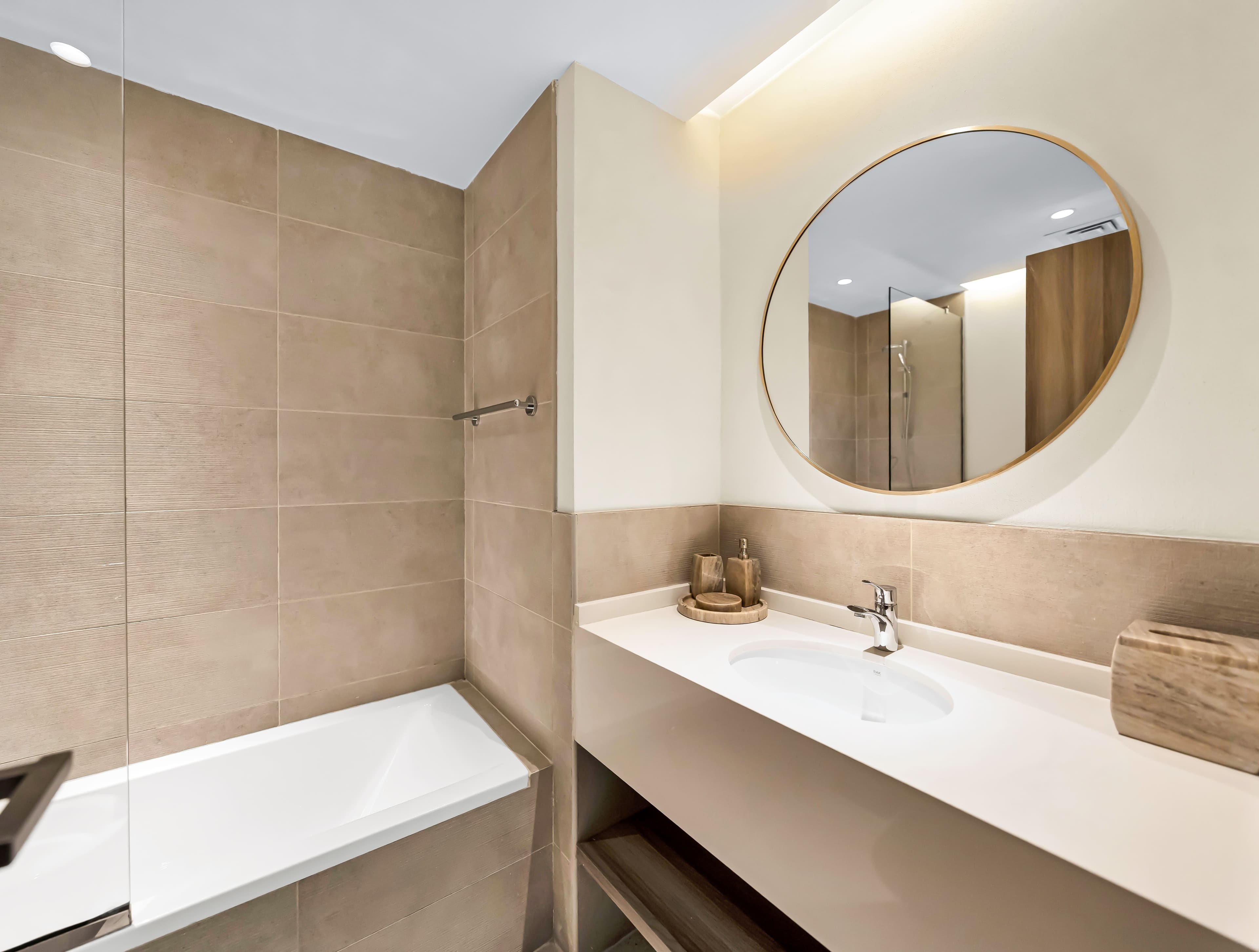 Burj Khalifa and Canal views | 3 Bedroom premium Apartment | Fully Furnished - Thumbnail 30