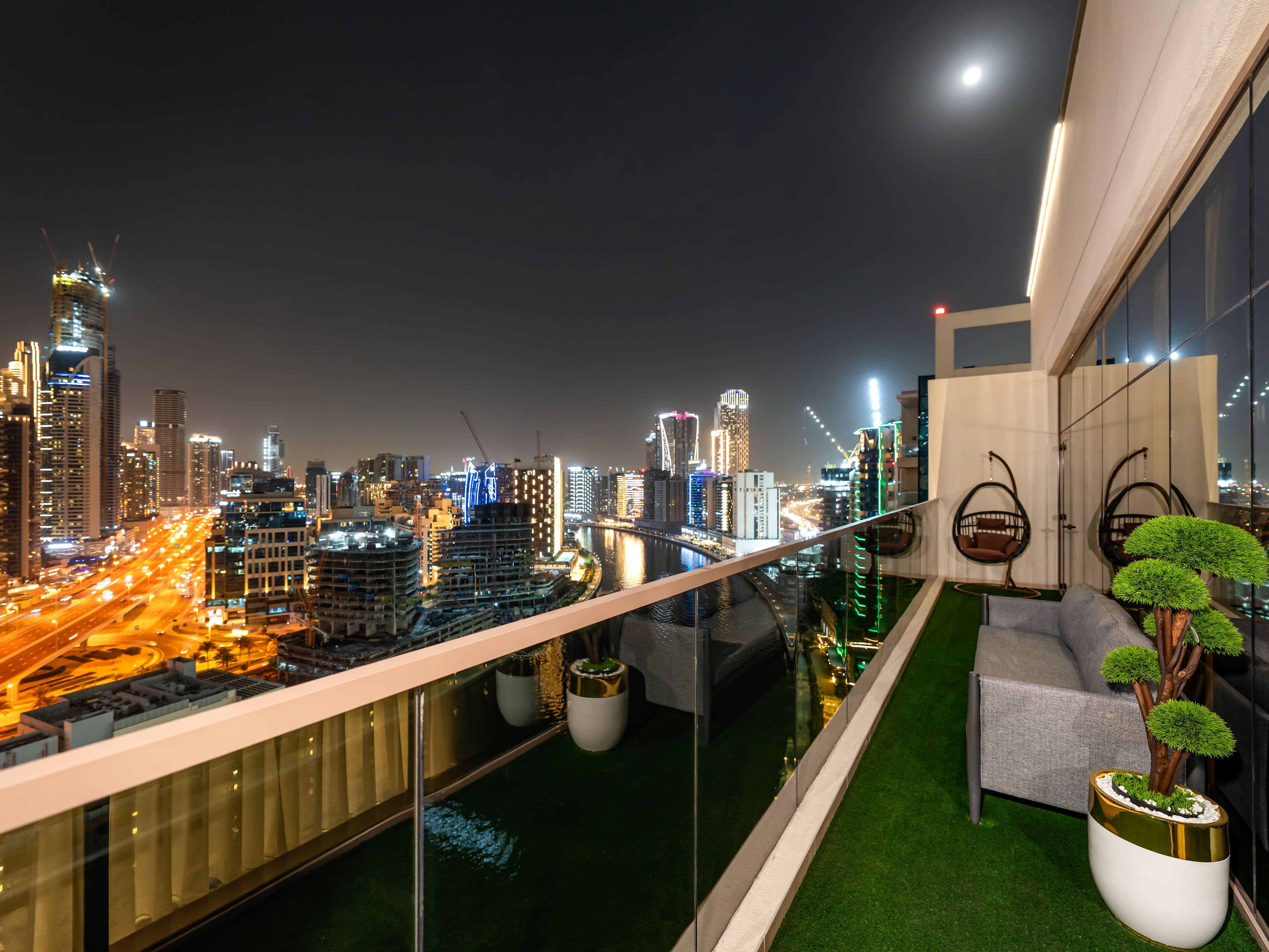 Burj Khalifa and Canal views | 3 Bedroom premium Apartment | Fully Furnished - Thumbnail 39