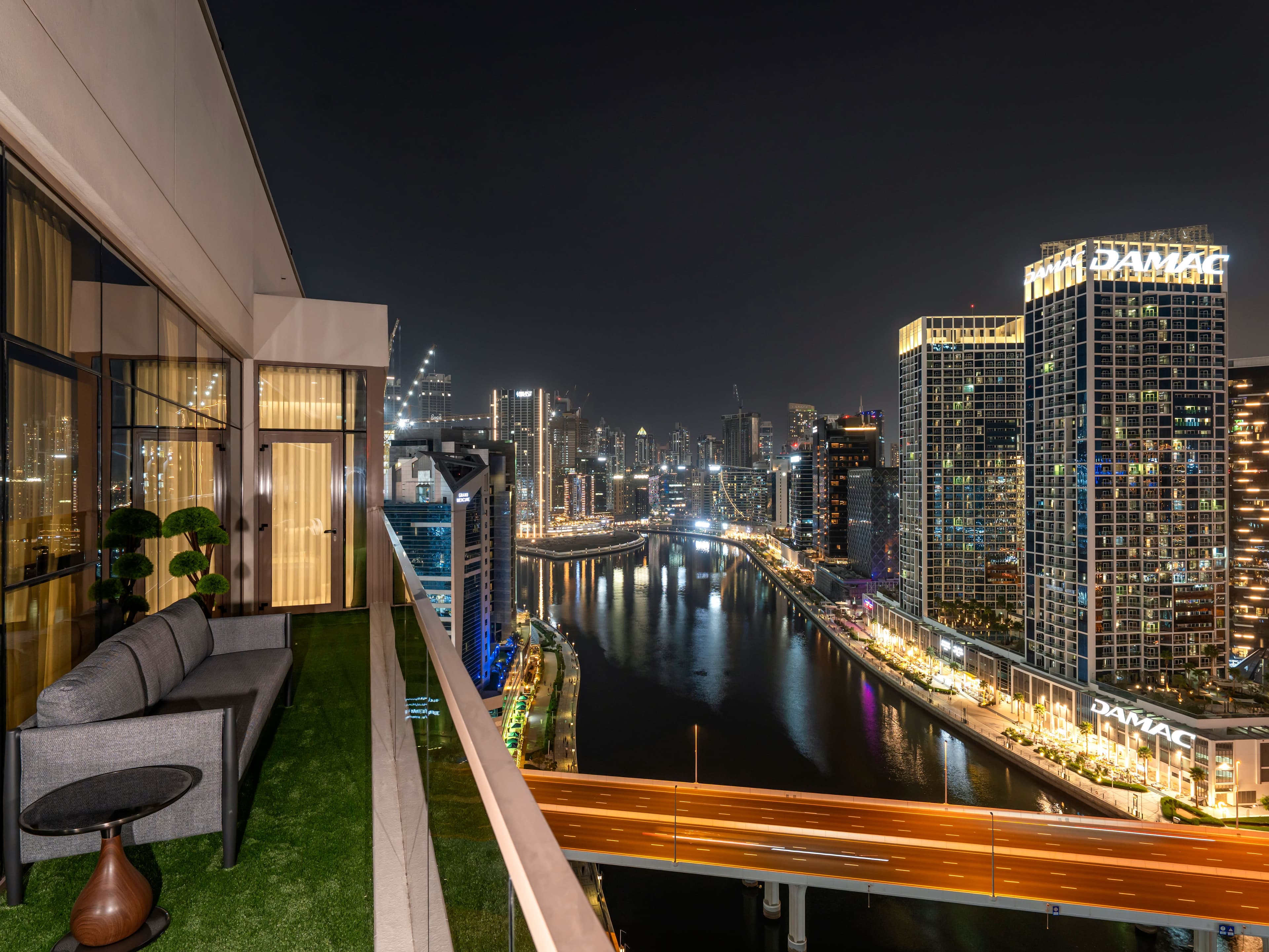 Burj Khalifa and Canal views | 3 Bedroom premium Apartment | Fully Furnished - Thumbnail 43