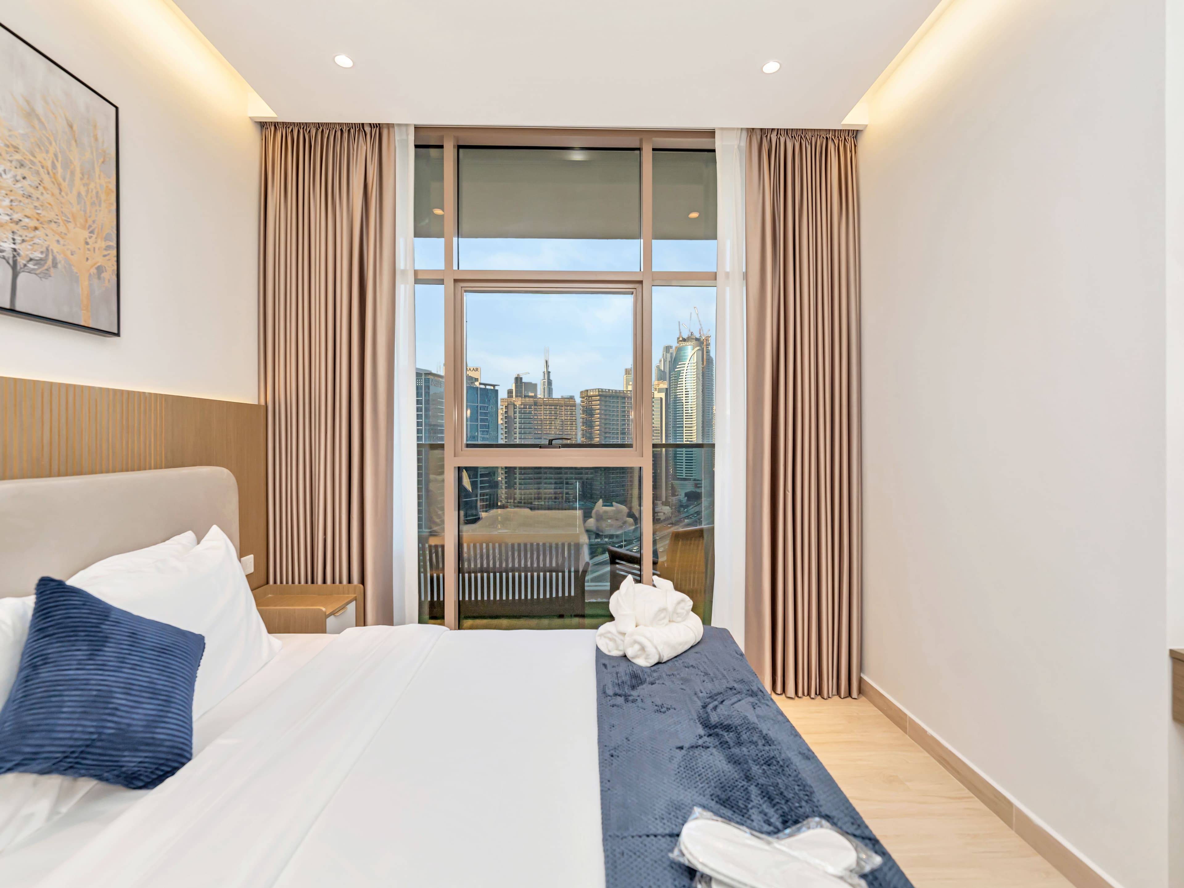 Waterfront Sophistication 3 Bedroom premium Apartment | Fully Furnished - Thumbnail 6