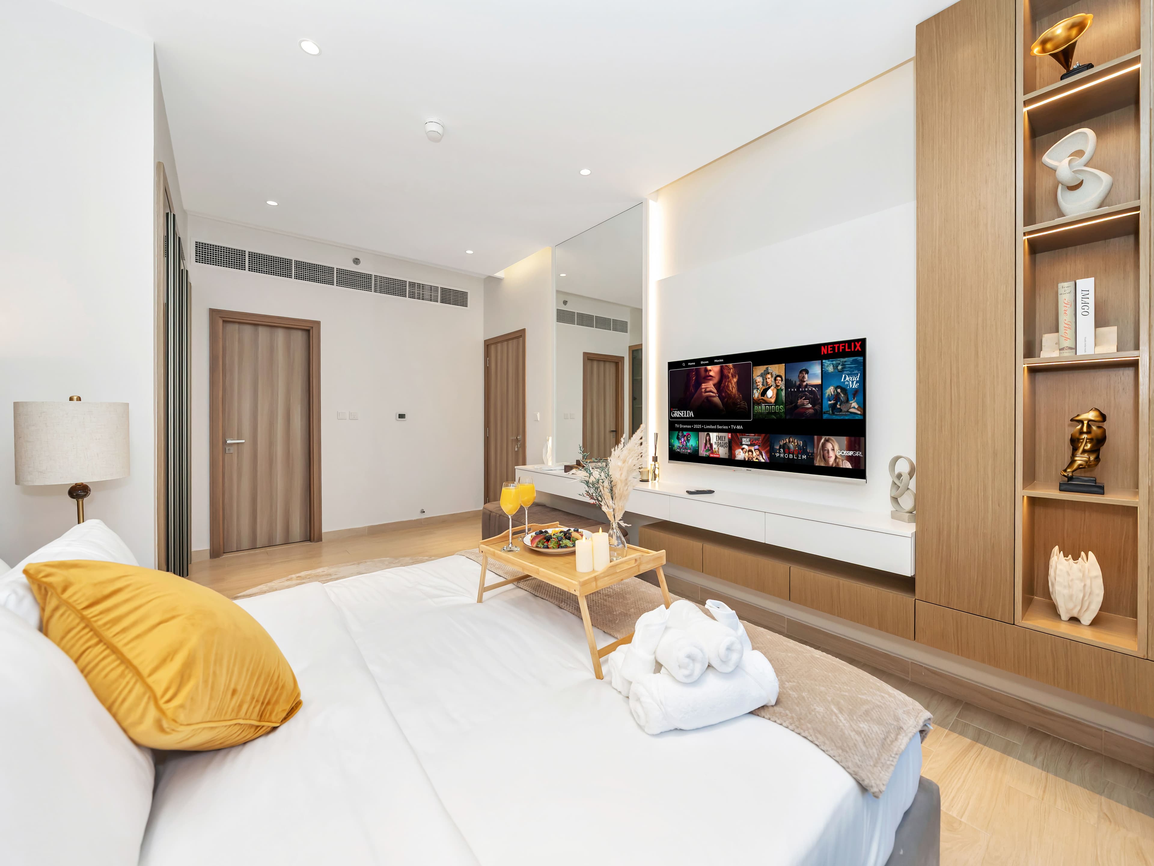 Waterfront Sophistication 3 Bedroom premium Apartment | Fully Furnished - Thumbnail 9