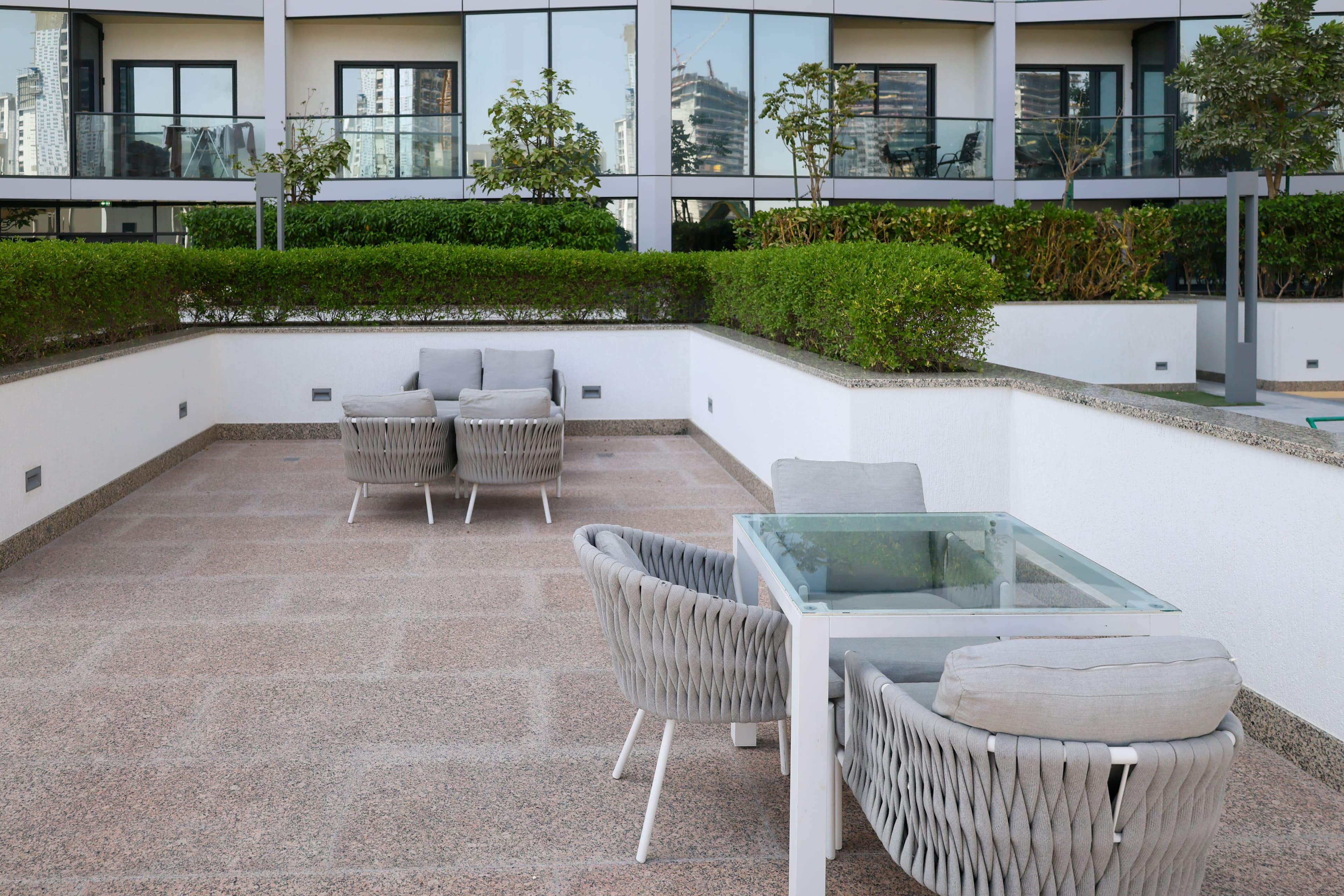 Sobha Hartland - Waves - Thumbnail 7